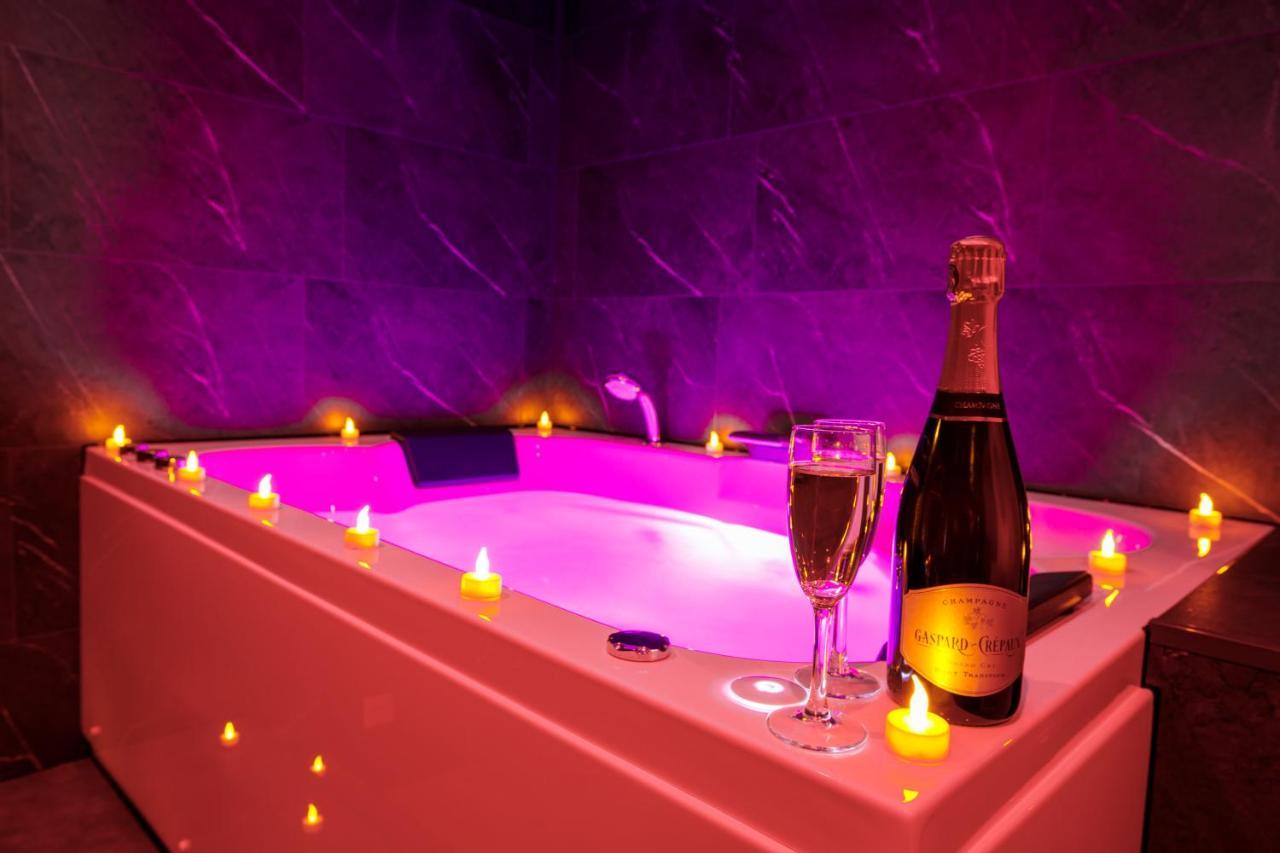 Spa & Detente - Suite Privee - Tours - Netflix 외부 사진